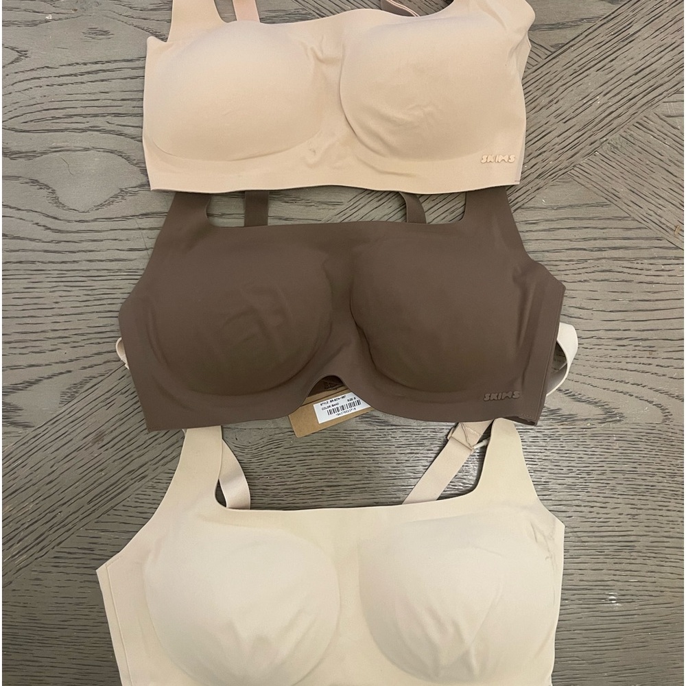 SKIMS Small Naked Bra